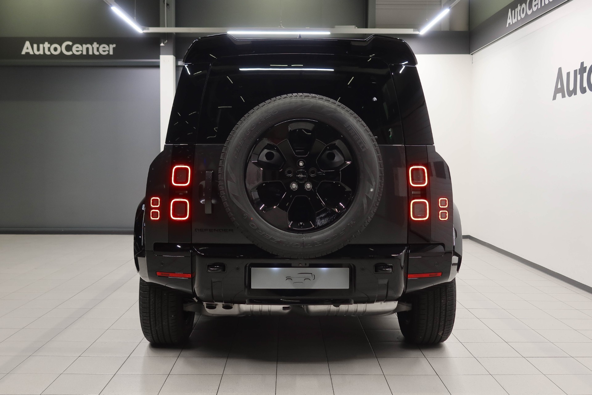 Land Rover Defender 2026