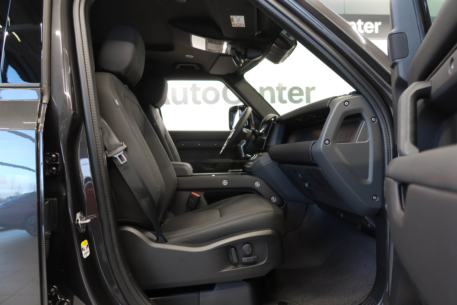 Land Rover Defender 2026