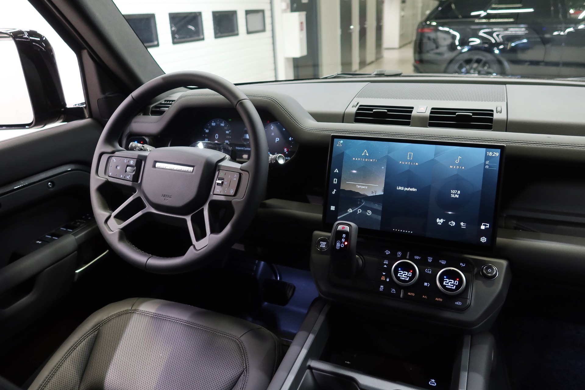 Land Rover Defender 2026