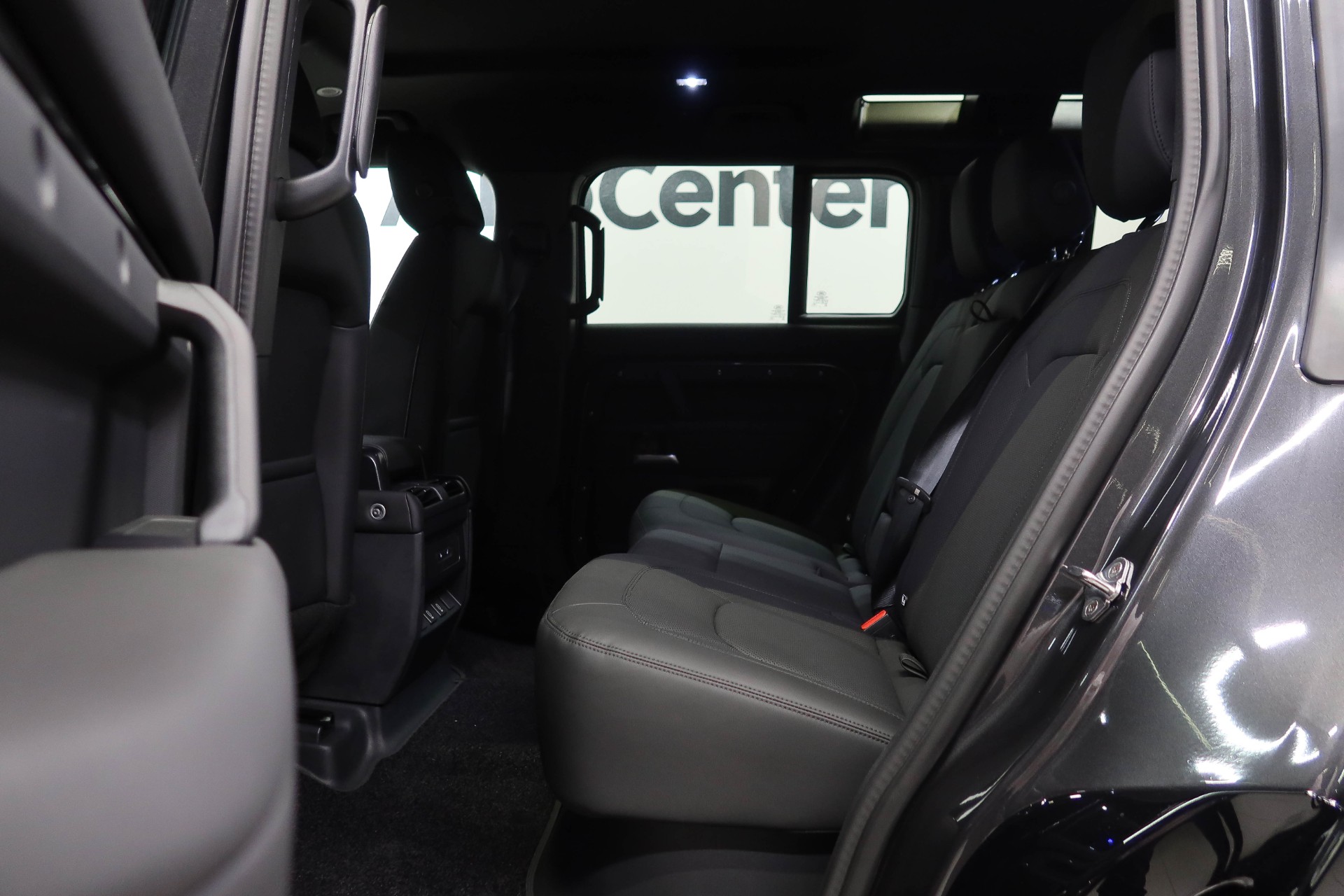 Land Rover Defender 2026