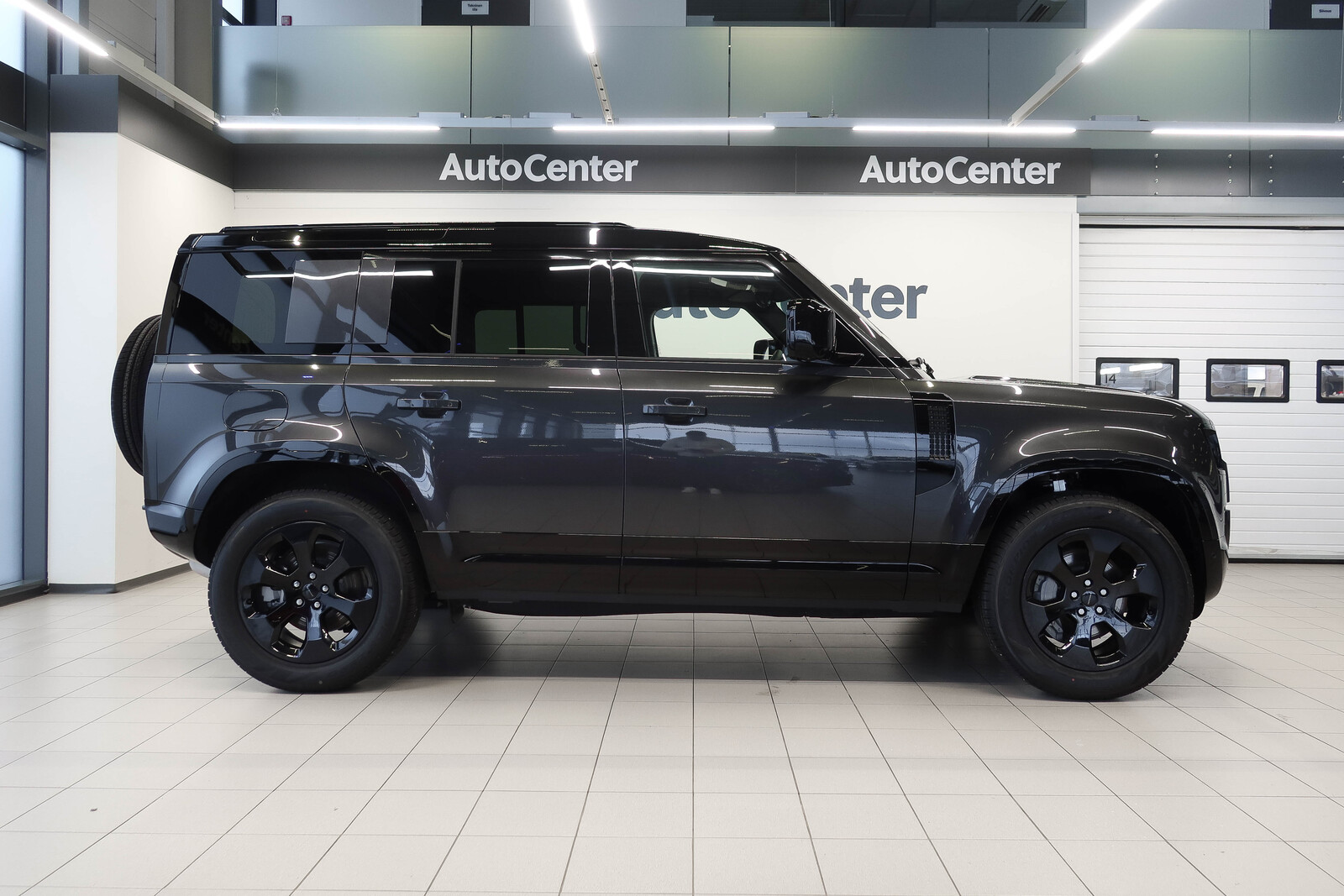 Land Rover Defender 2026