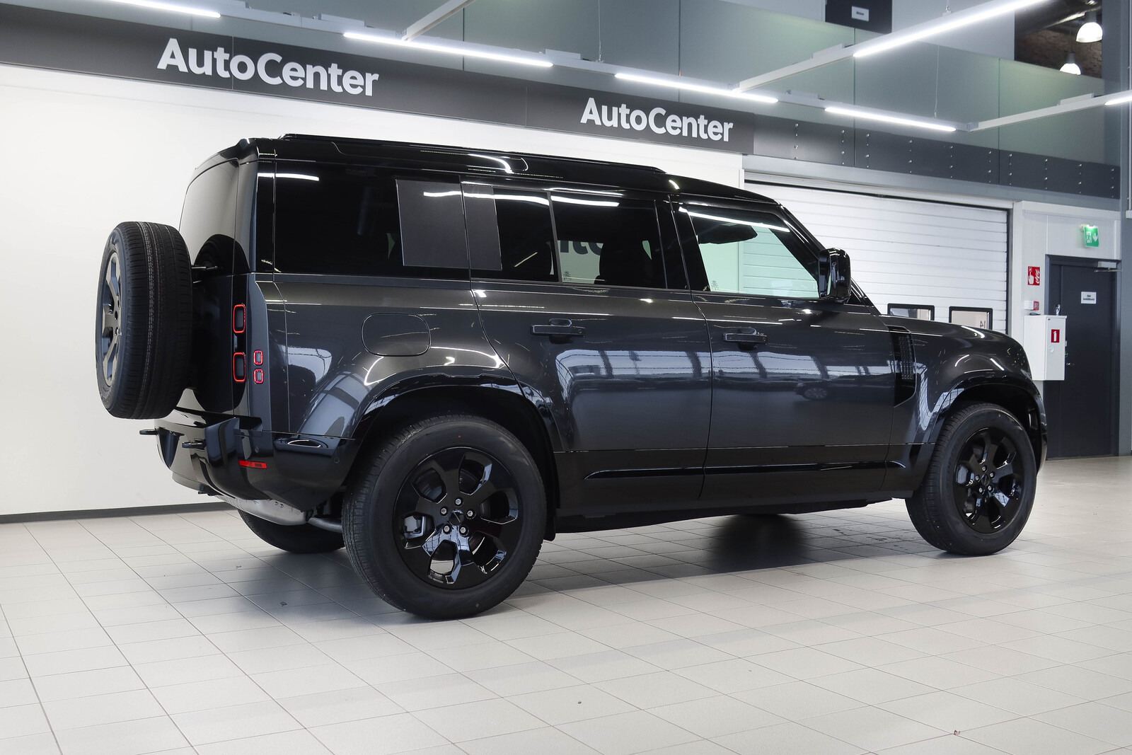 Land Rover Defender 2026