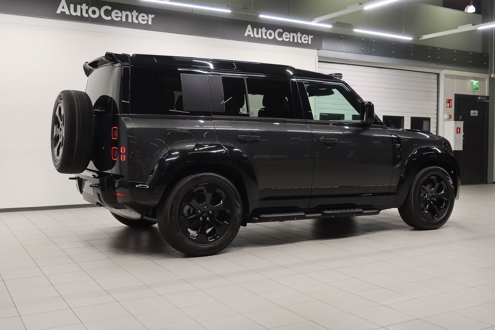 Land Rover Defender 2026