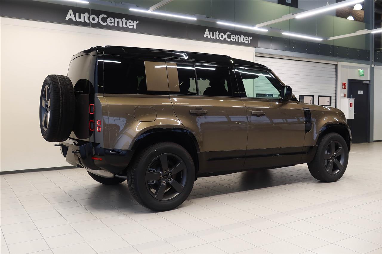 Land Rover Defender 2026