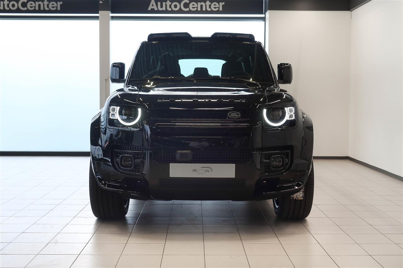 Land Rover Defender 2025