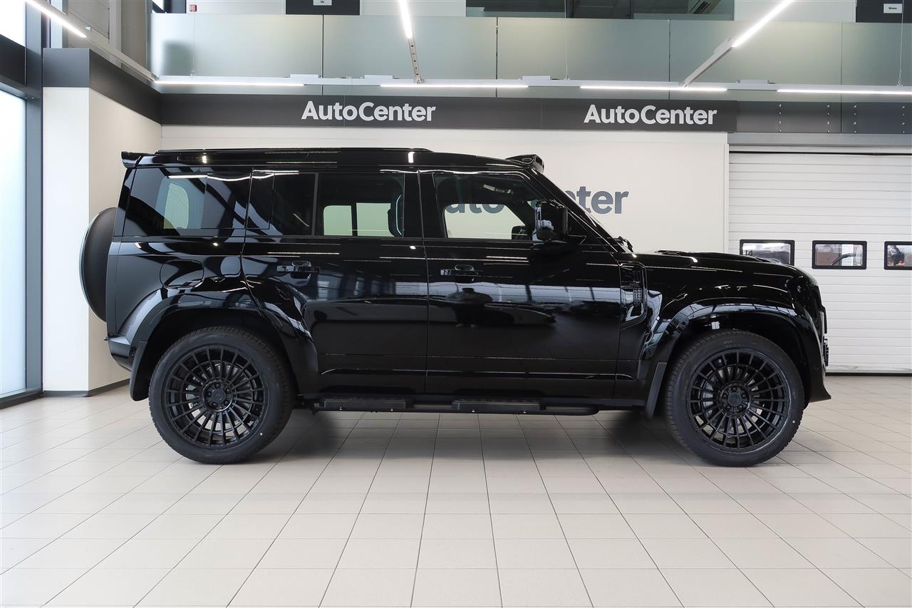 Land Rover Defender 2025