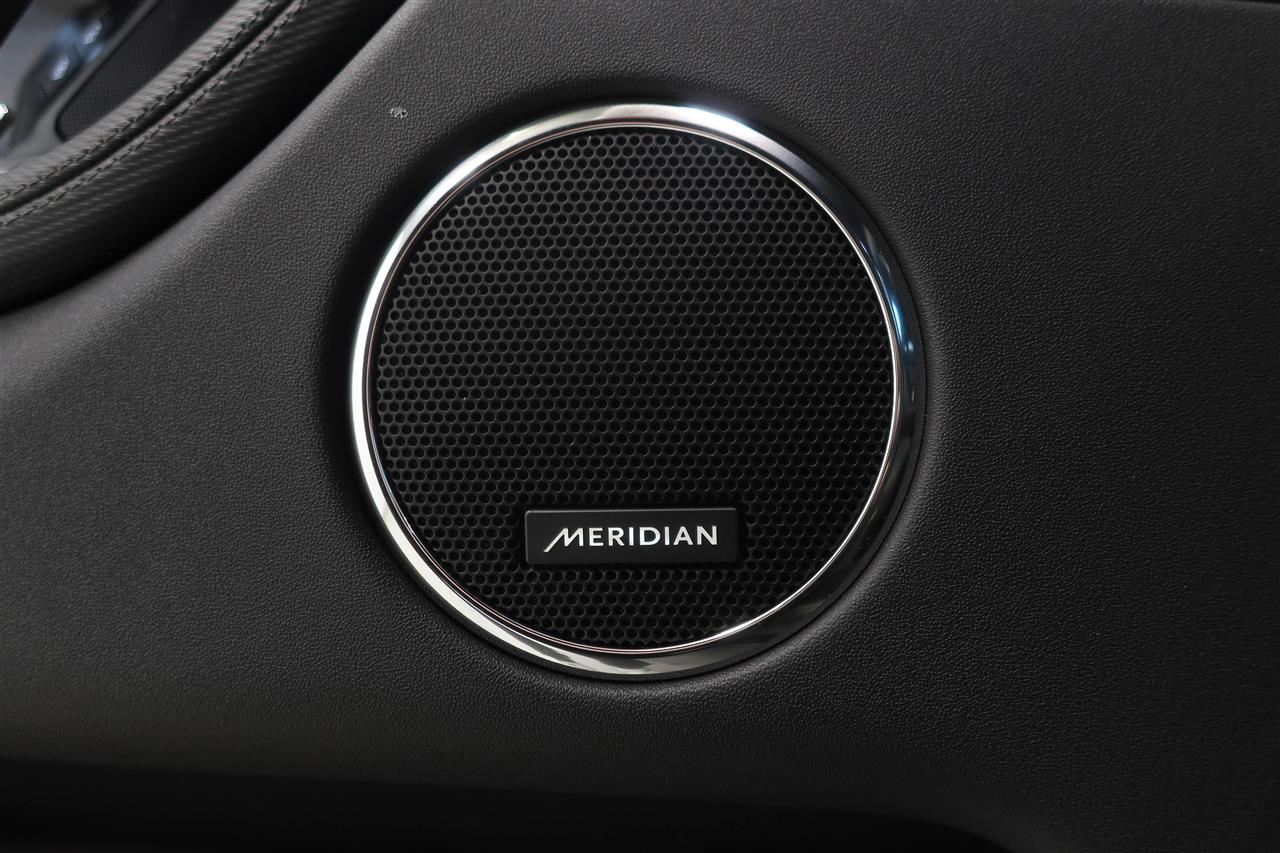 Land Rover Discovery Sport 2025