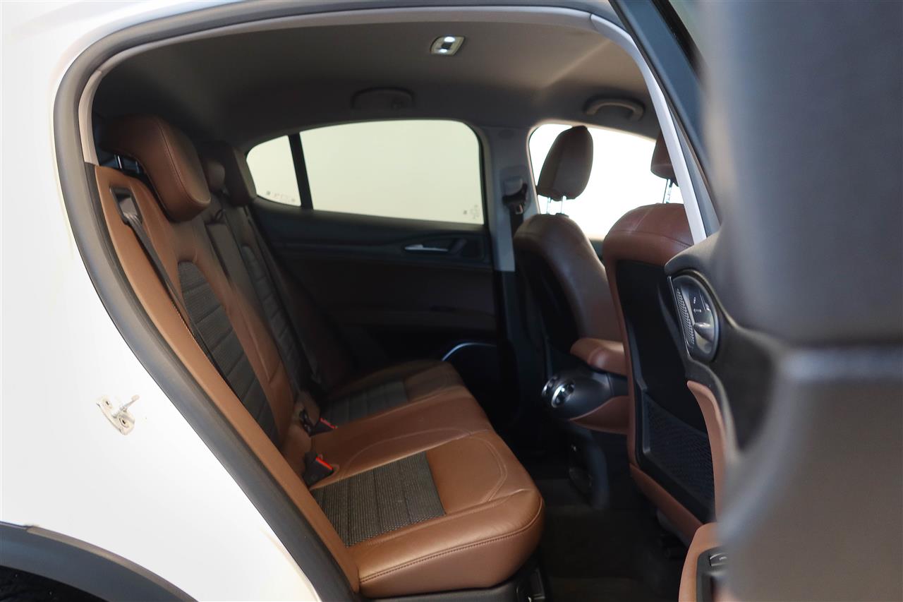 Alfa Romeo Stelvio 2017