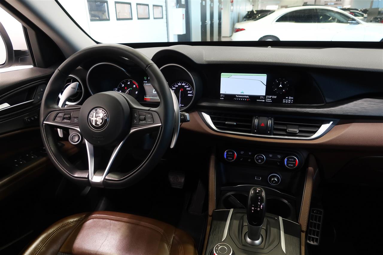 Alfa Romeo Stelvio 2017