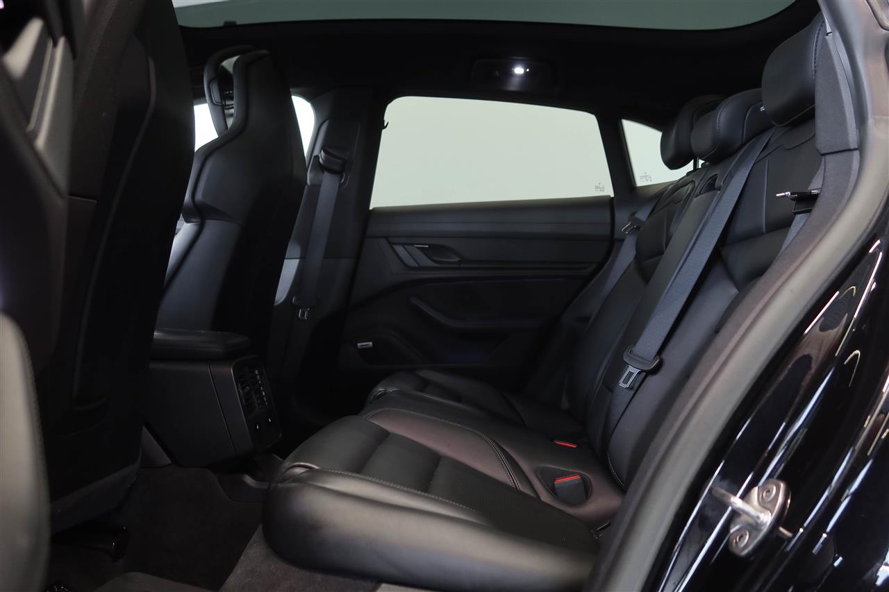 Porsche Taycan 2022