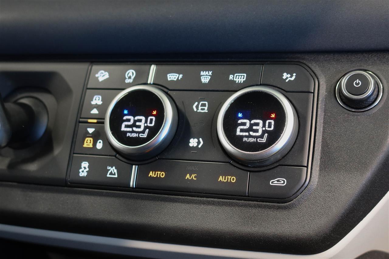 Land Rover Defender 2022