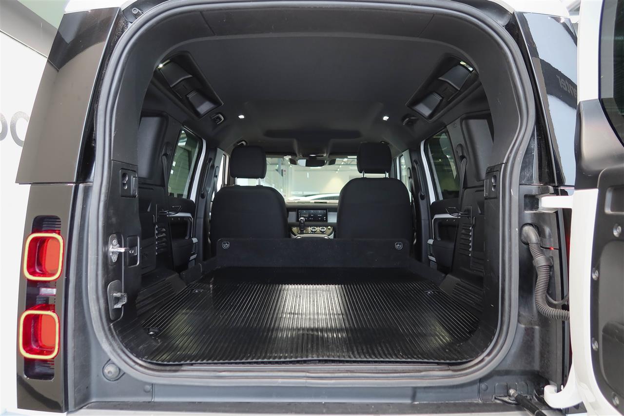 Land Rover Defender 2022