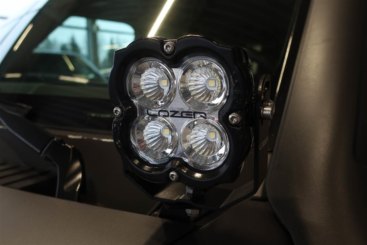 Land Rover Defender 2023