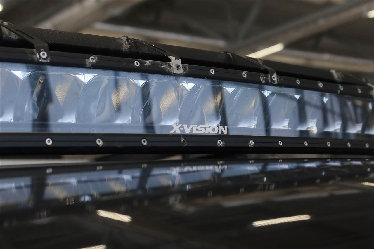 Land Rover Defender 2023