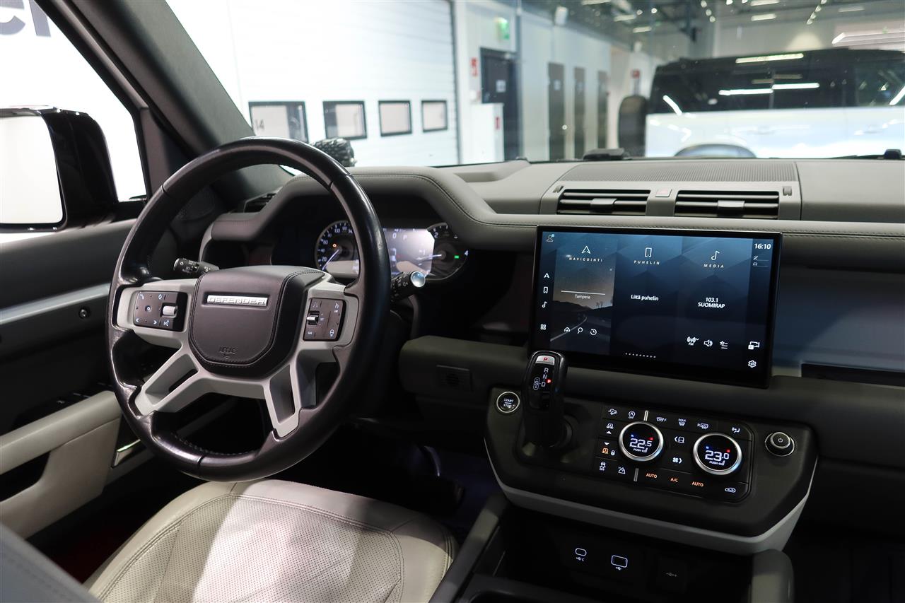 Land Rover Defender 2023