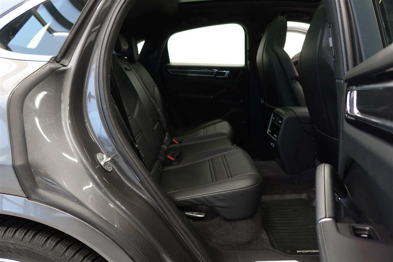 Porsche Cayenne 2021