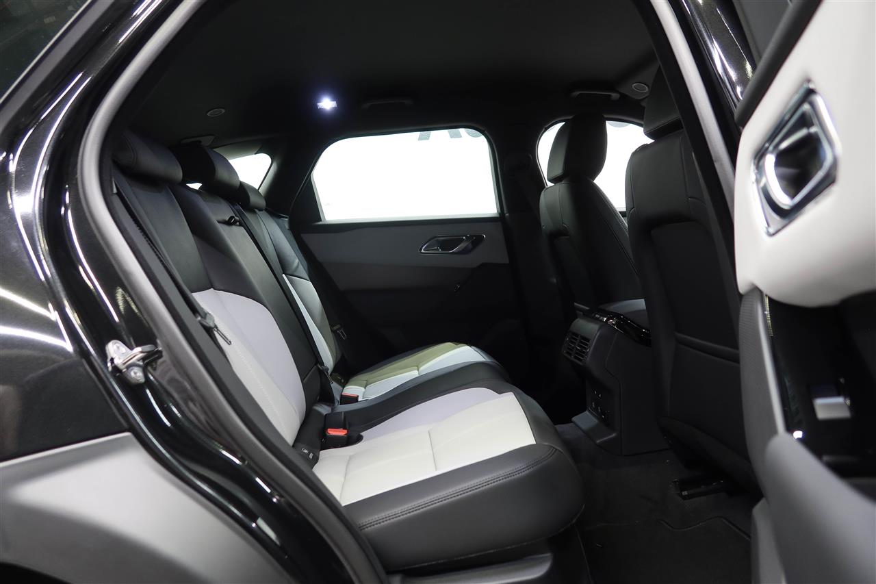 Land Rover Range Rover Velar 2026