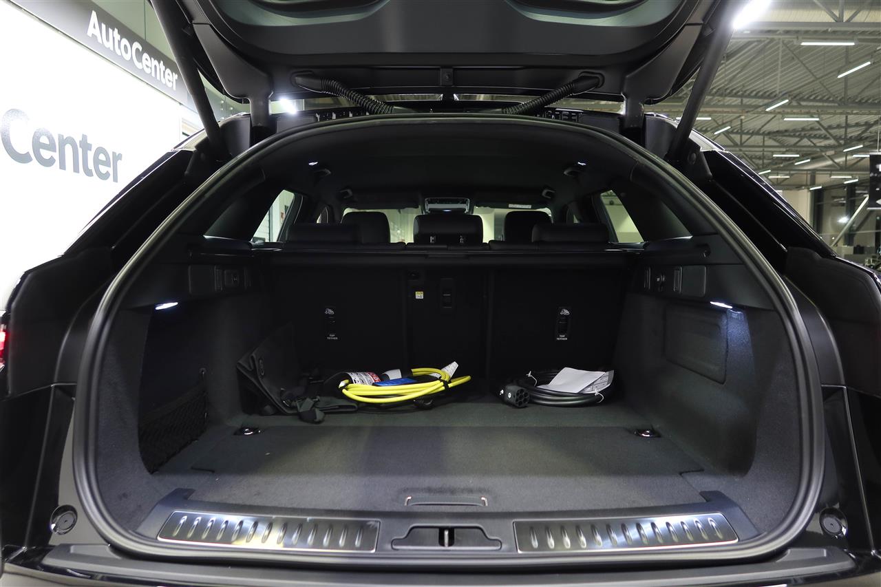 Land Rover Range Rover Velar 2026