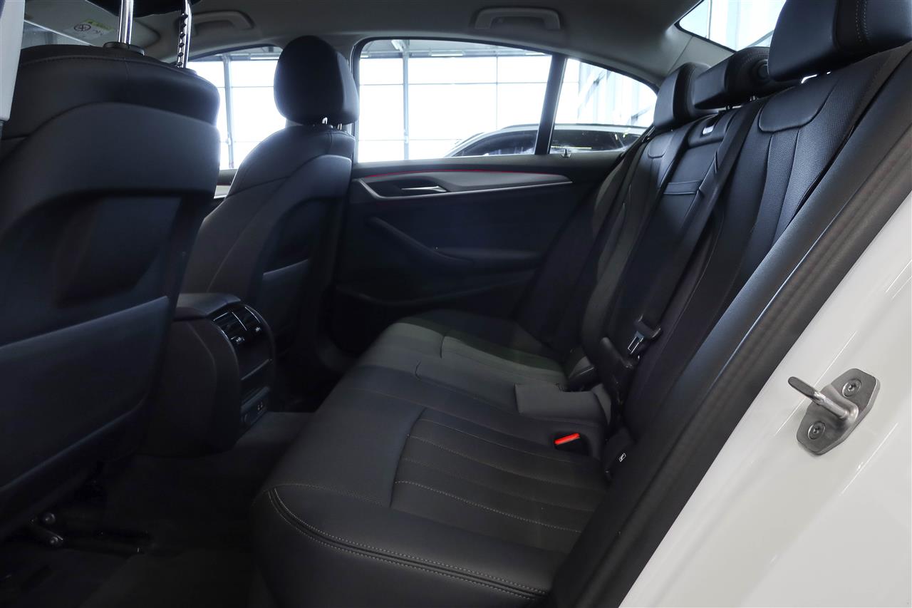 BMW 520 2023