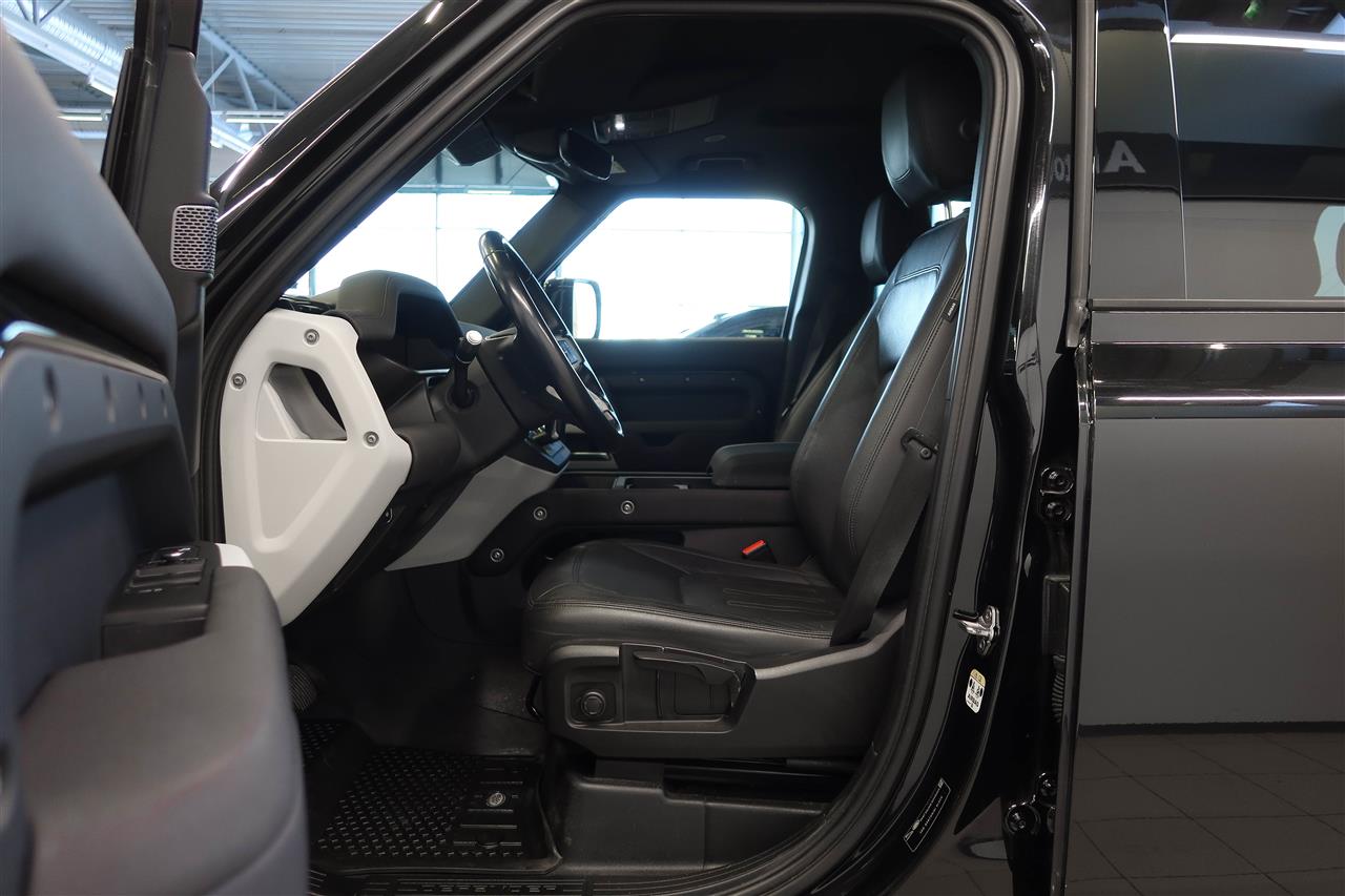 Land Rover Defender 2022
