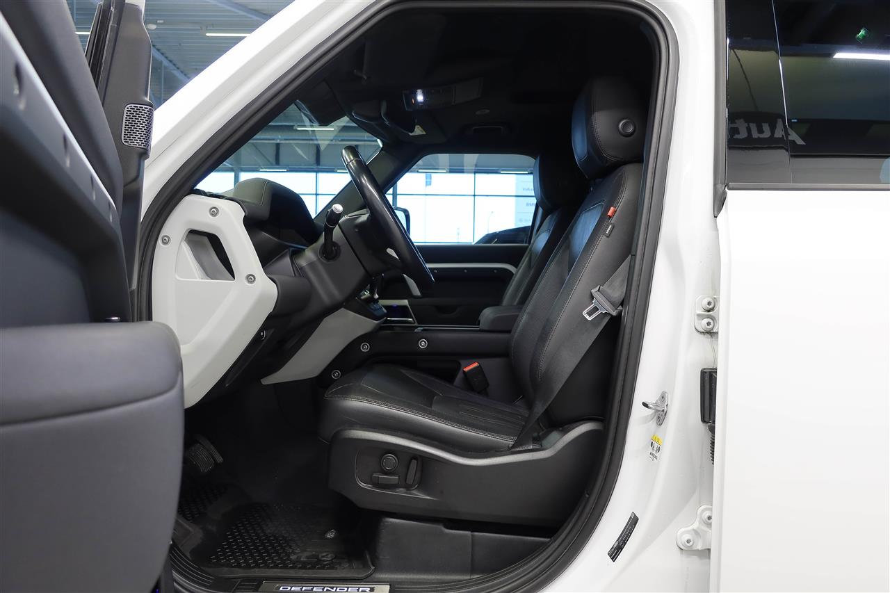 Land Rover Defender 2022