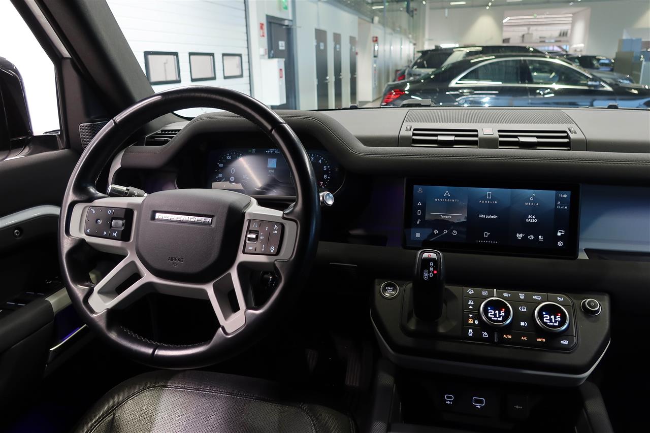 Land Rover Defender 2022