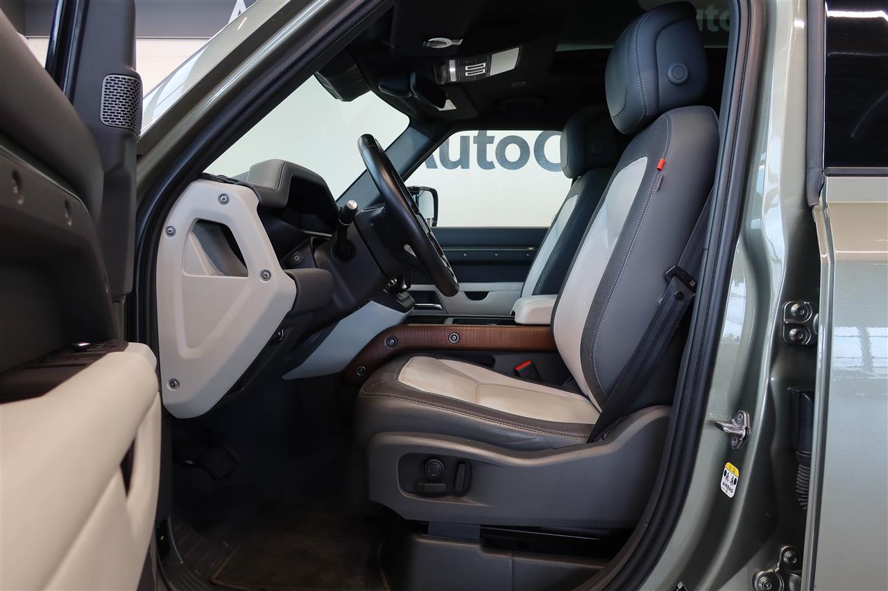 Land Rover Defender 2022