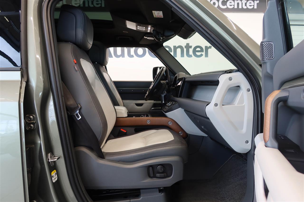 Land Rover Defender 2022