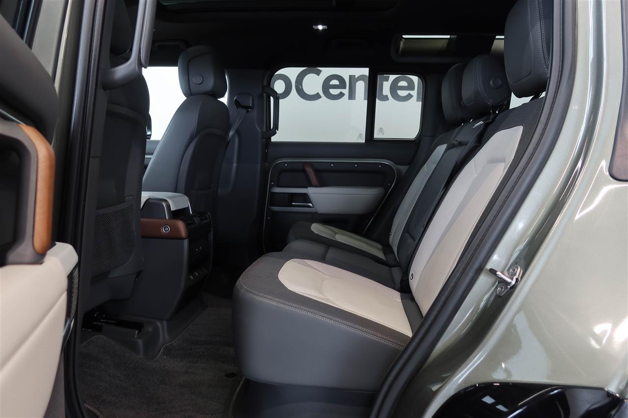 Land Rover Defender 2022