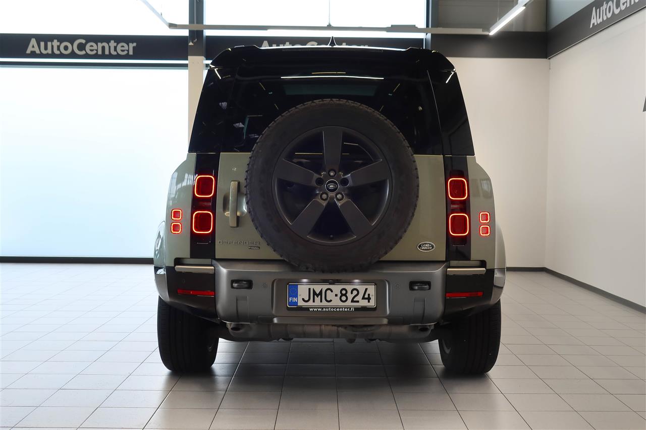 Land Rover Defender 2022
