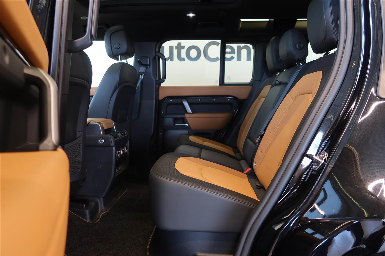 Land Rover Defender 2024