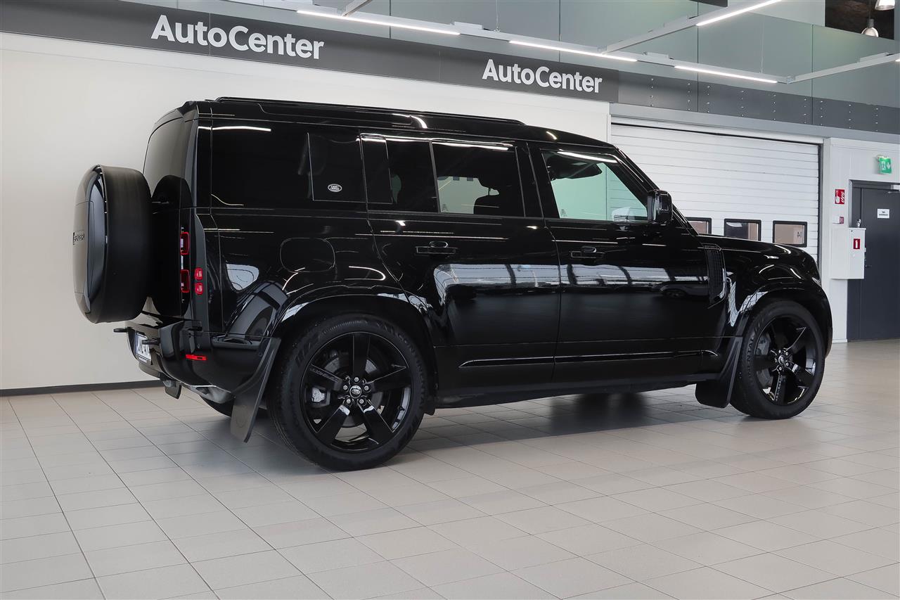Land Rover Defender 2024