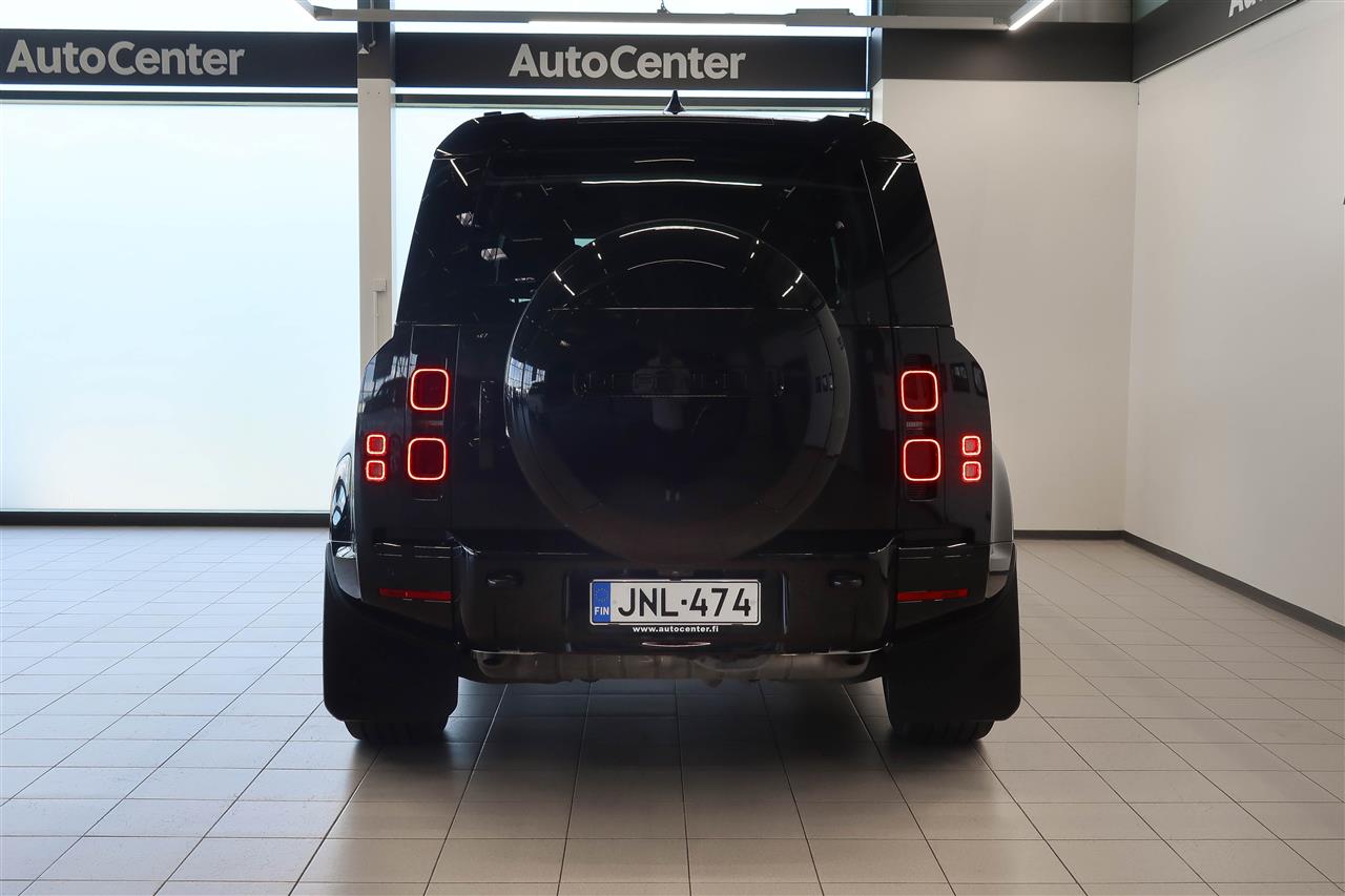 Land Rover Defender 2024