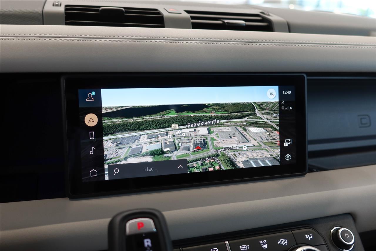 Land Rover Defender 2024