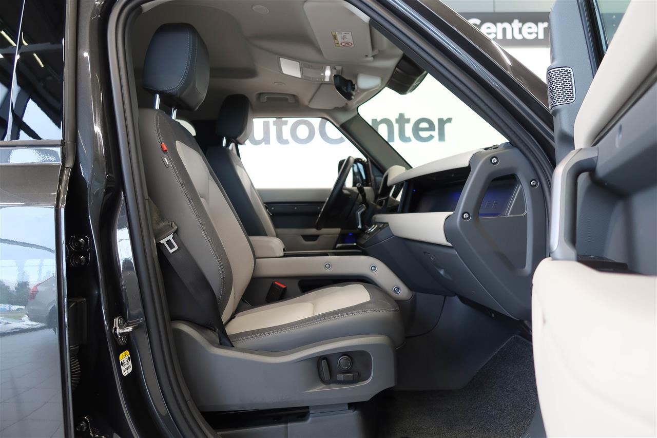 Land Rover Defender 2024