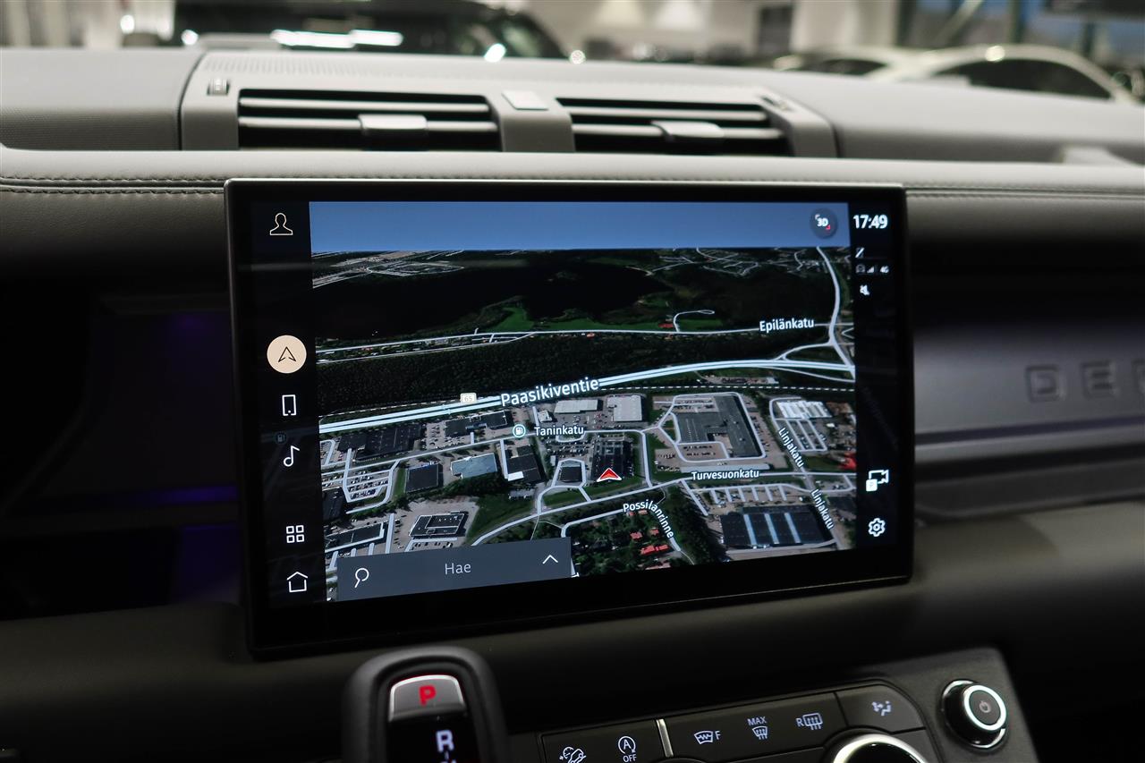 Land Rover Defender 2025