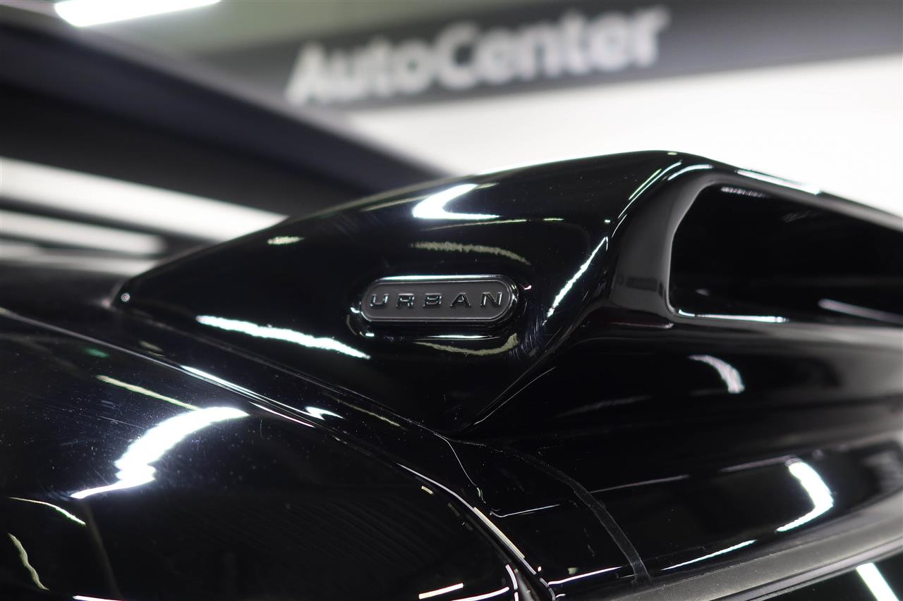 Land Rover Defender 2025