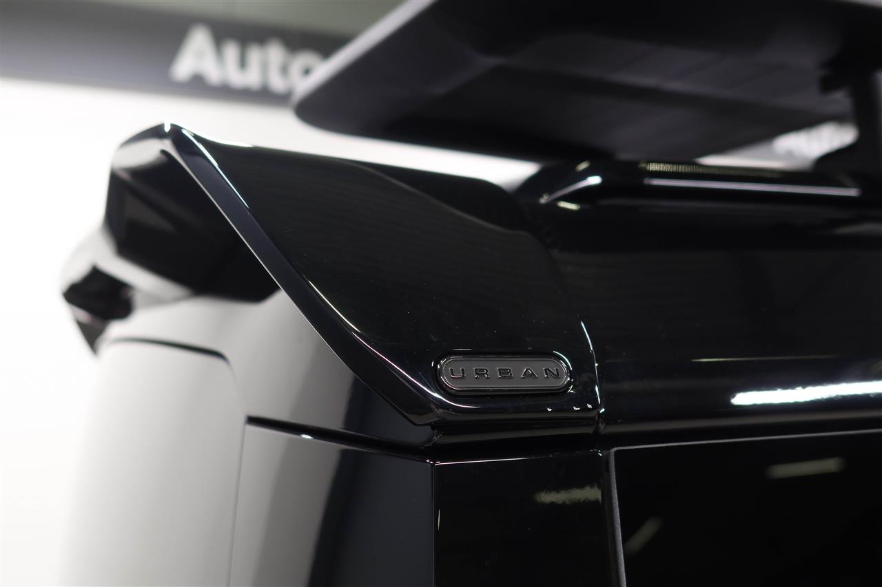 Land Rover Defender 2025