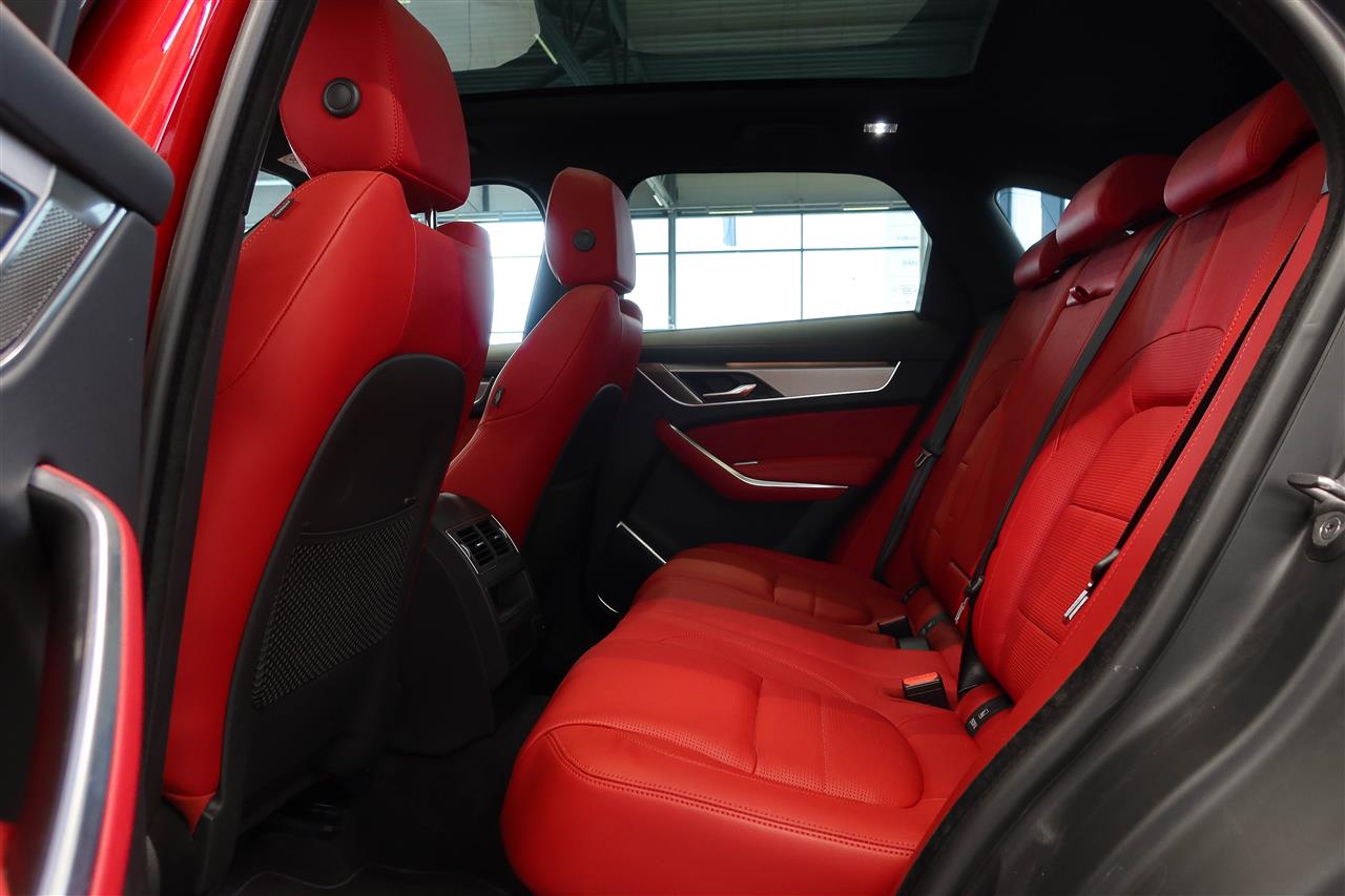 Jaguar F-PACE 2022