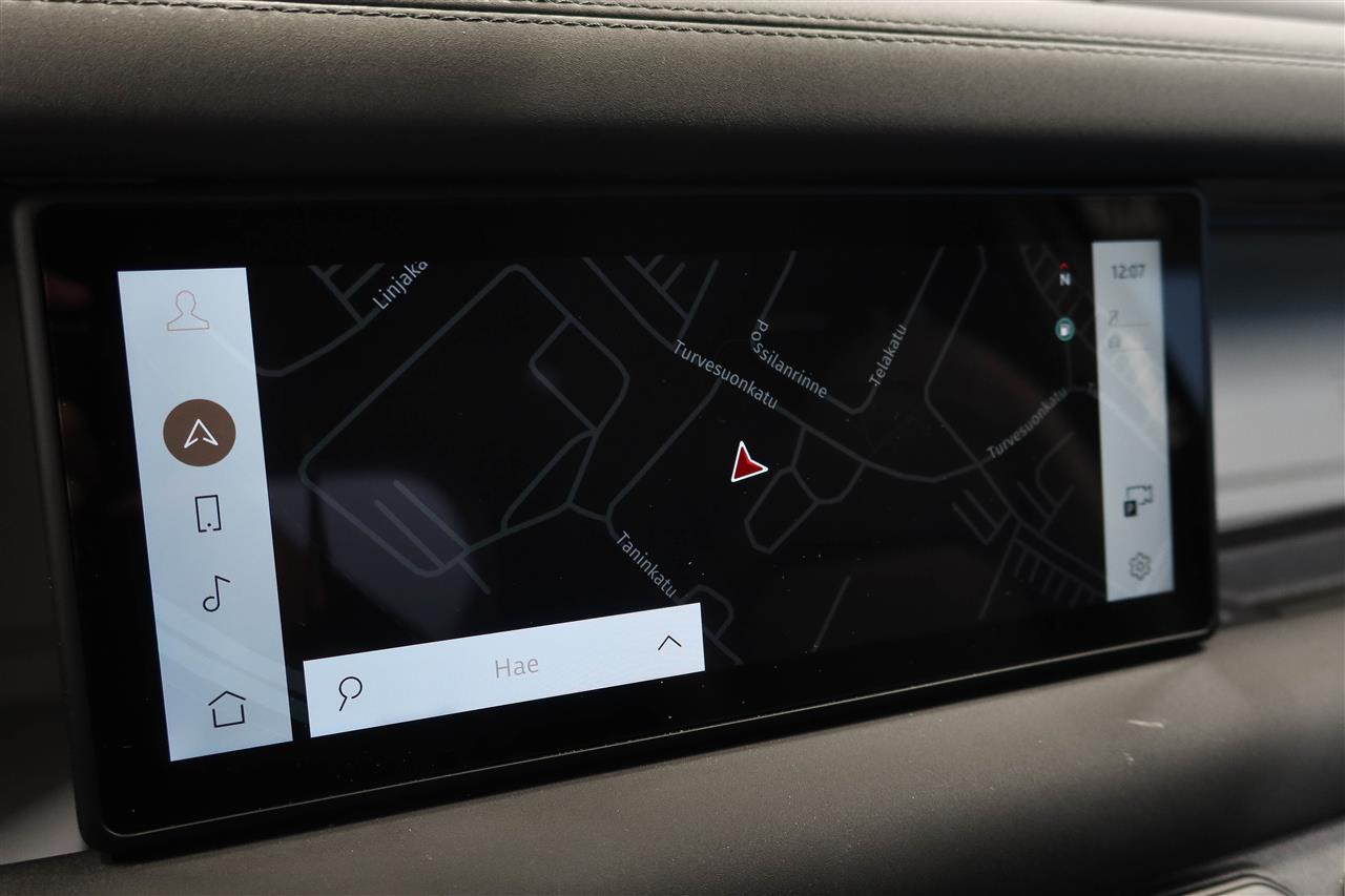 Land Rover Defender 2024