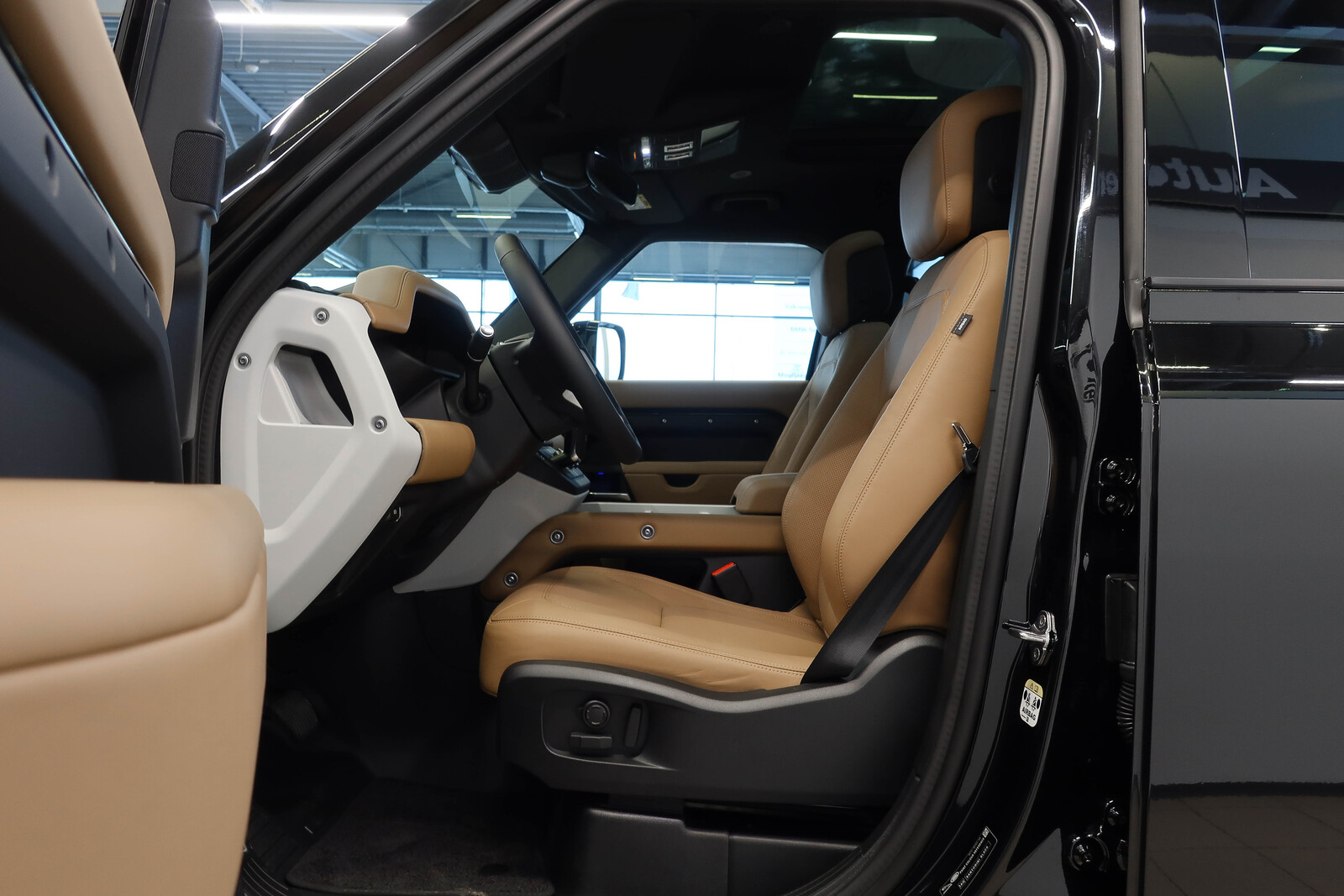 Land Rover Defender 2025