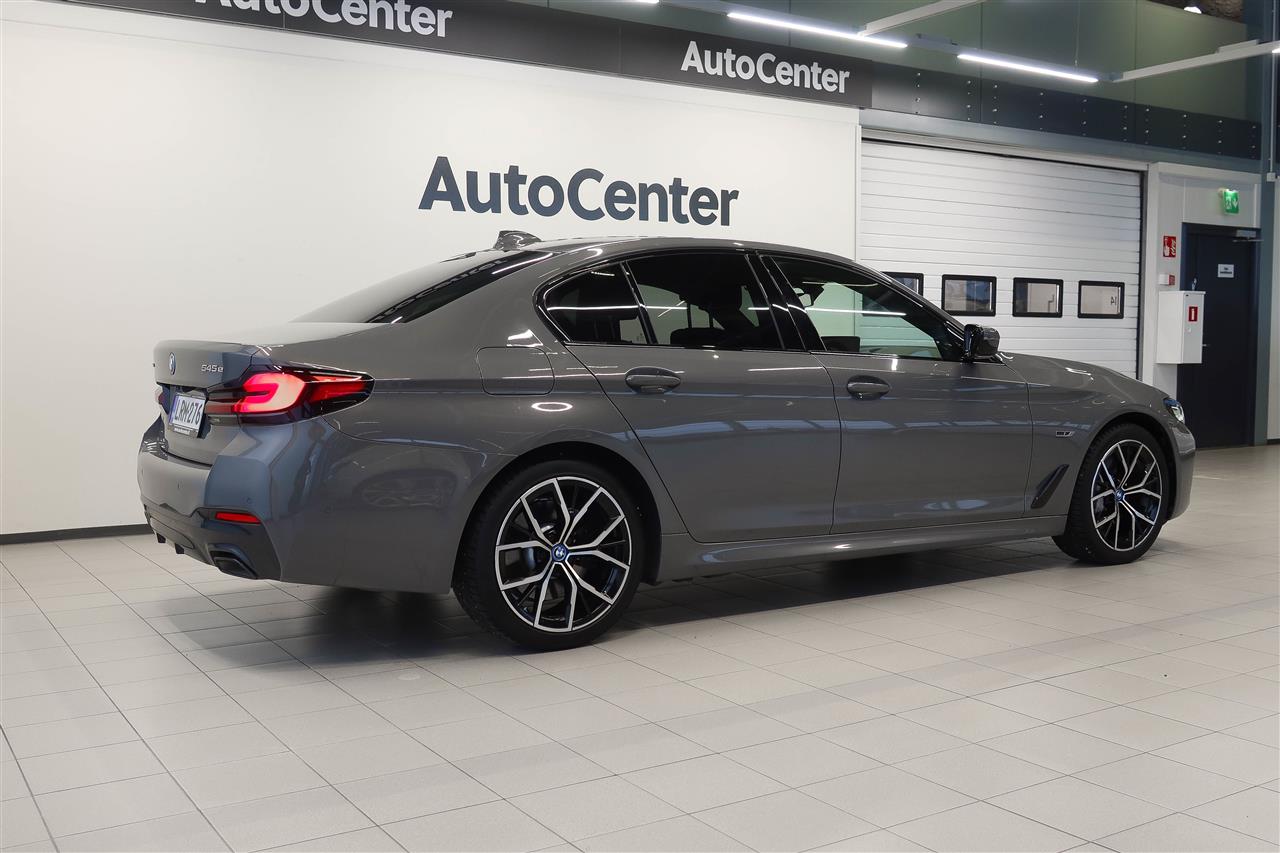 BMW 545 2022