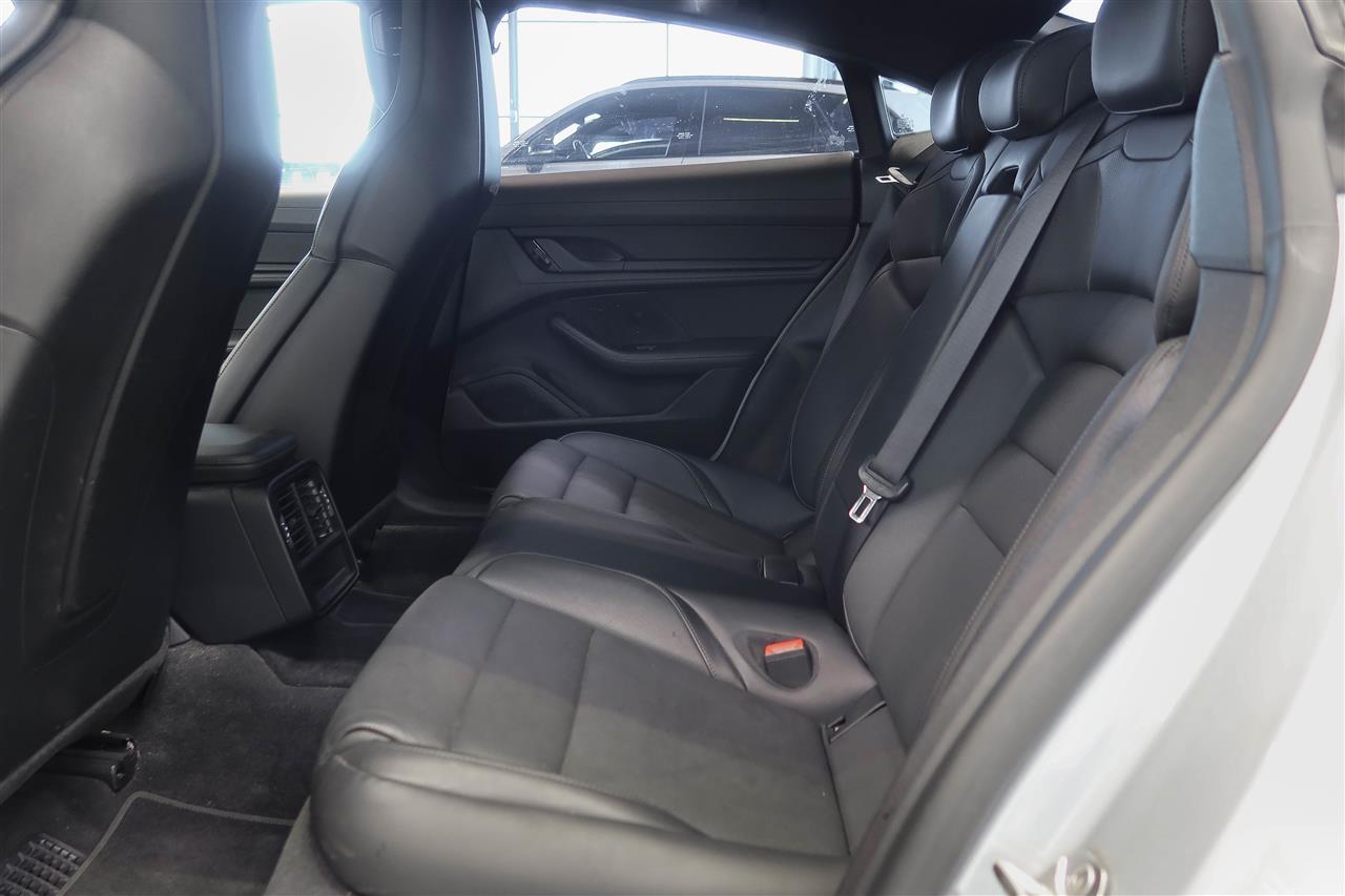Porsche Taycan 2020