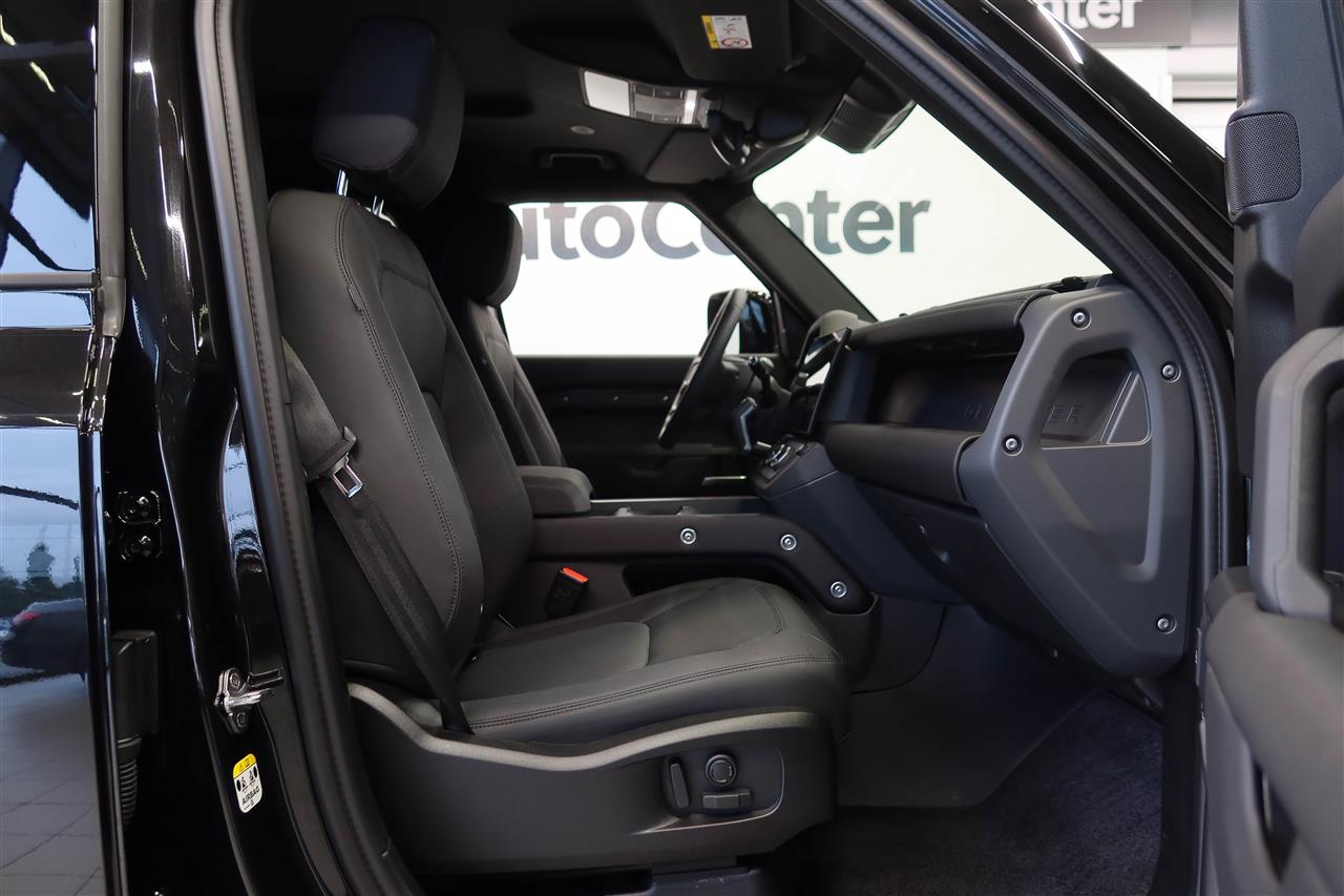 Land Rover Defender 2026