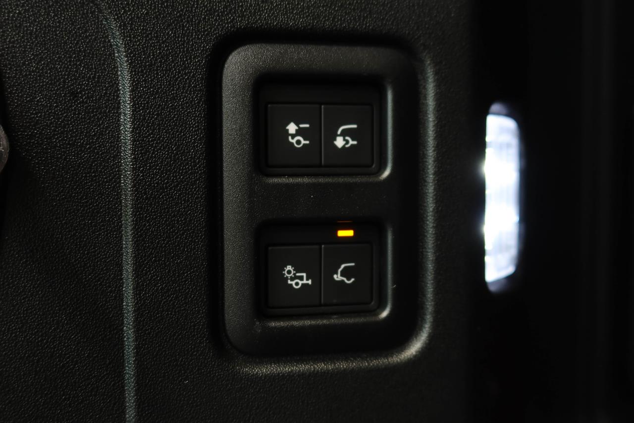 Land Rover Defender 2026