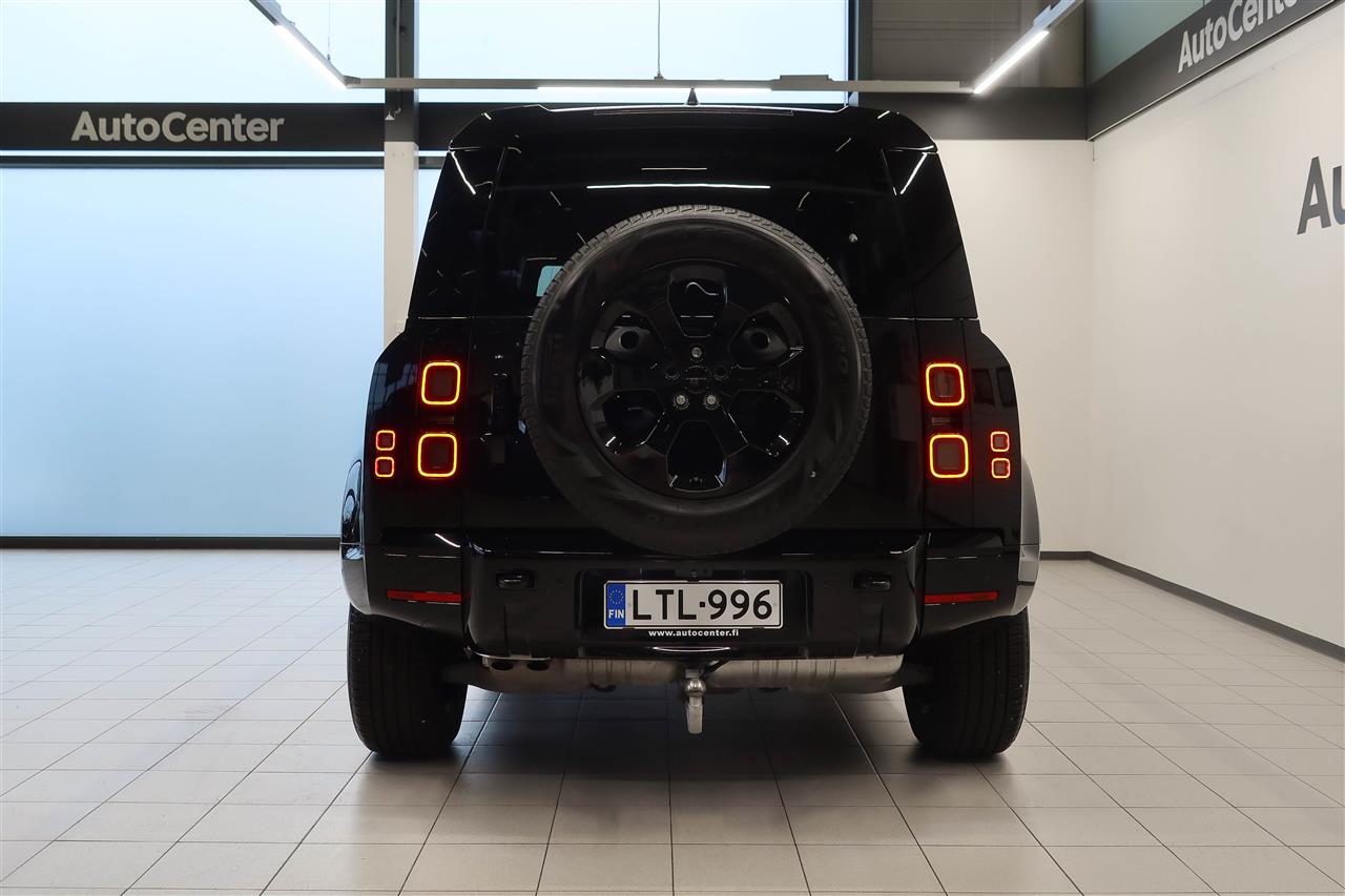 Land Rover Defender 2026