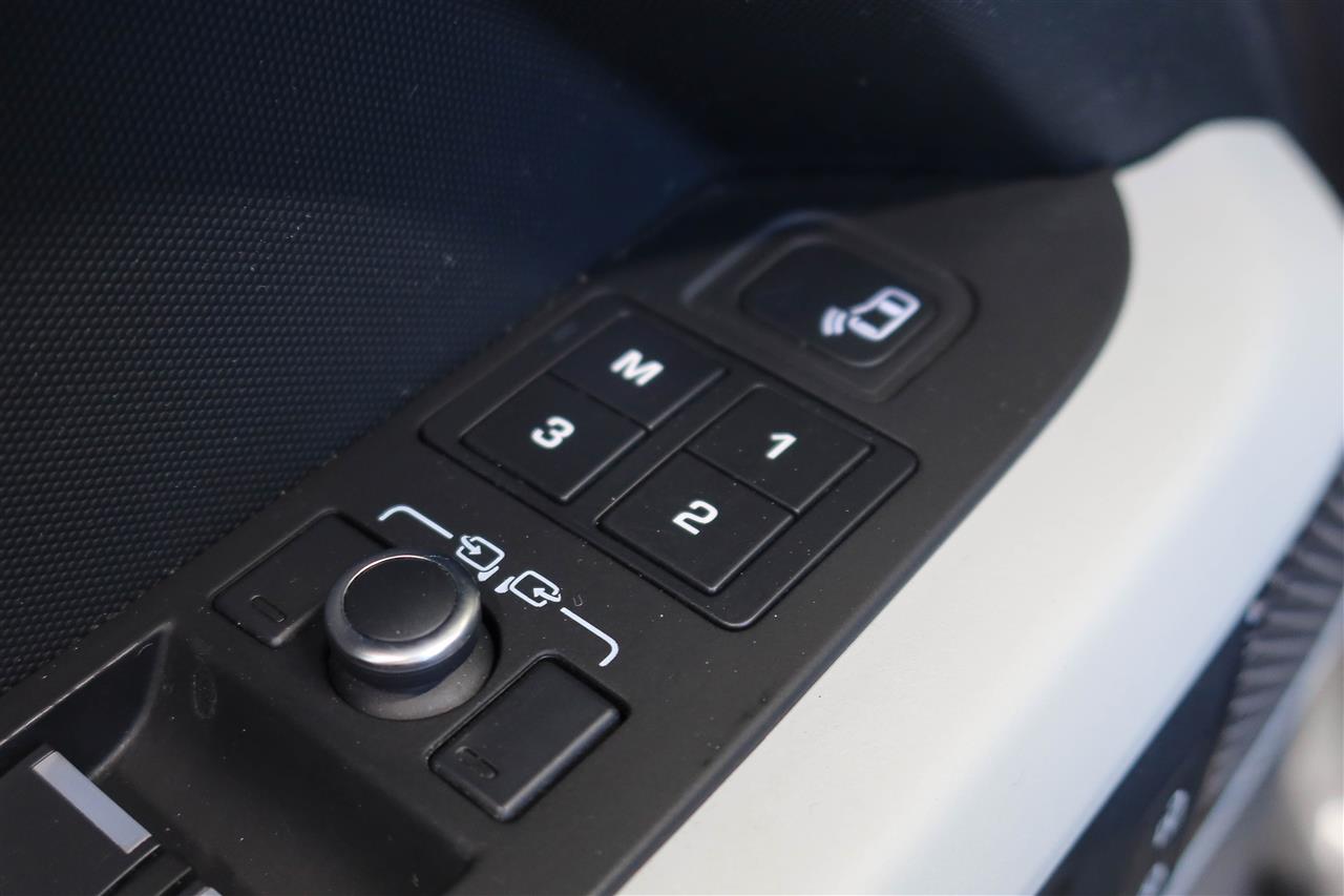 Land Rover Defender 2022