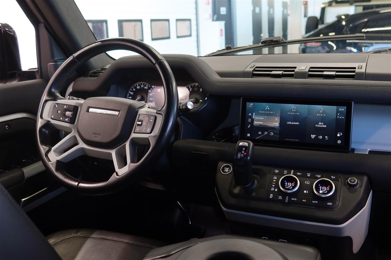 Land Rover Defender 2022