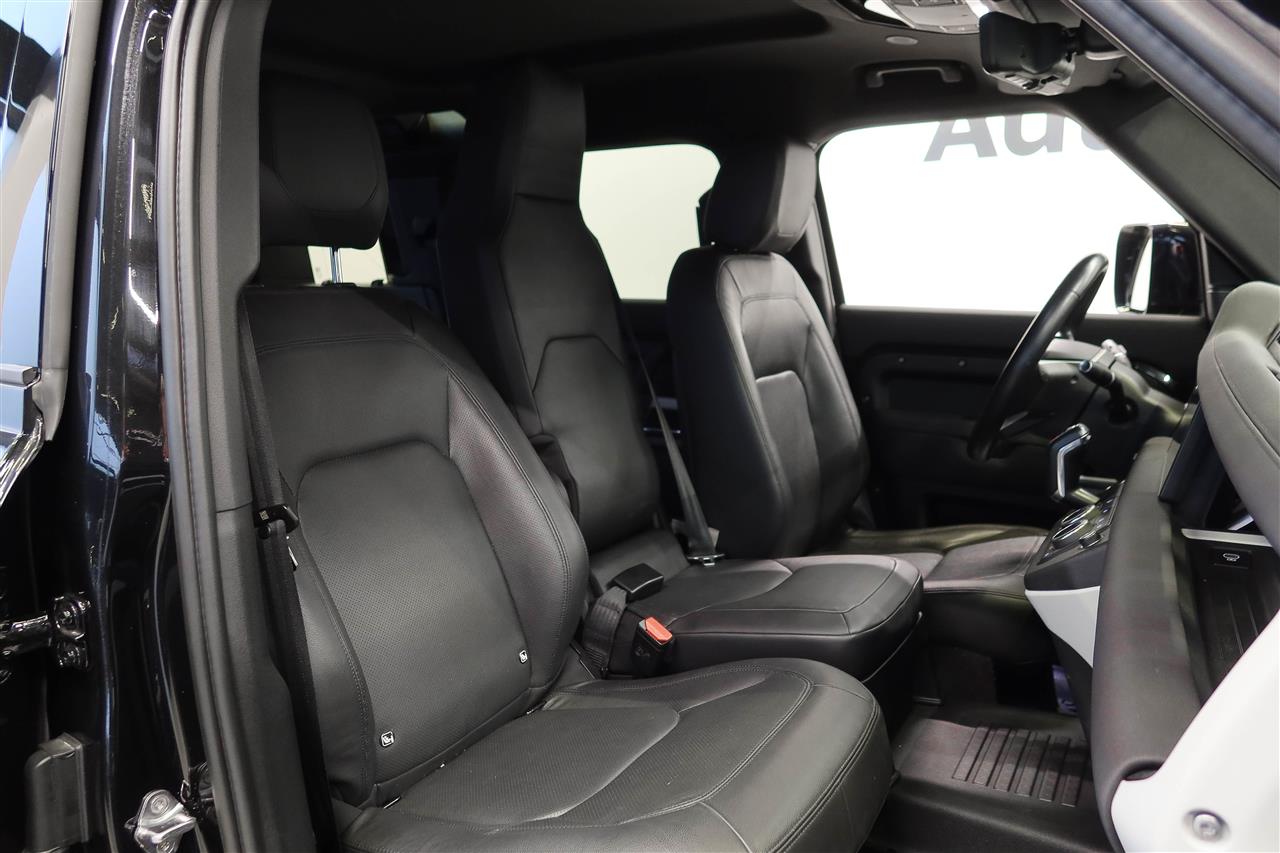 Land Rover Defender 2023