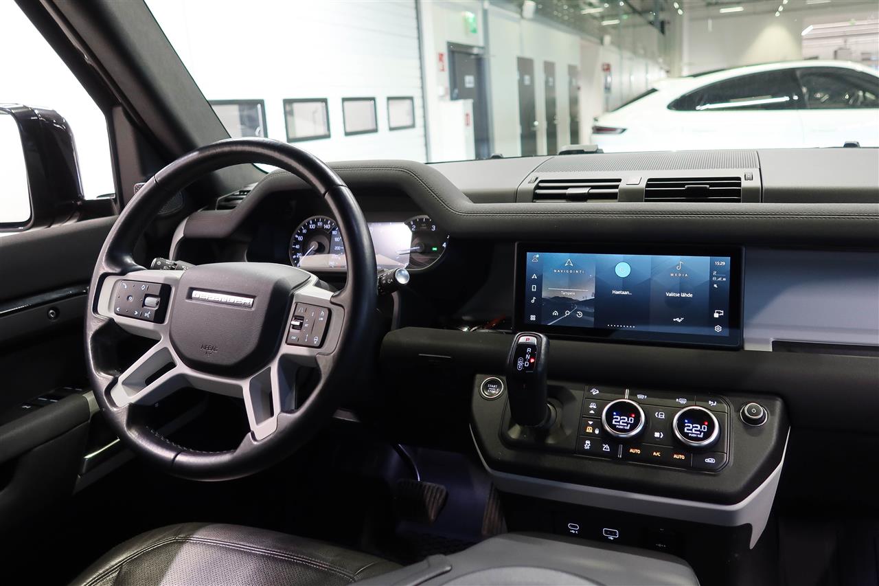 Land Rover Defender 2023